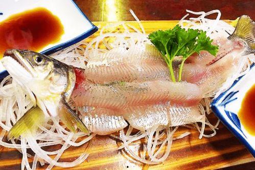 带你吃瓜鱼板面,带你吃瓜鱼板面，品味地道风味